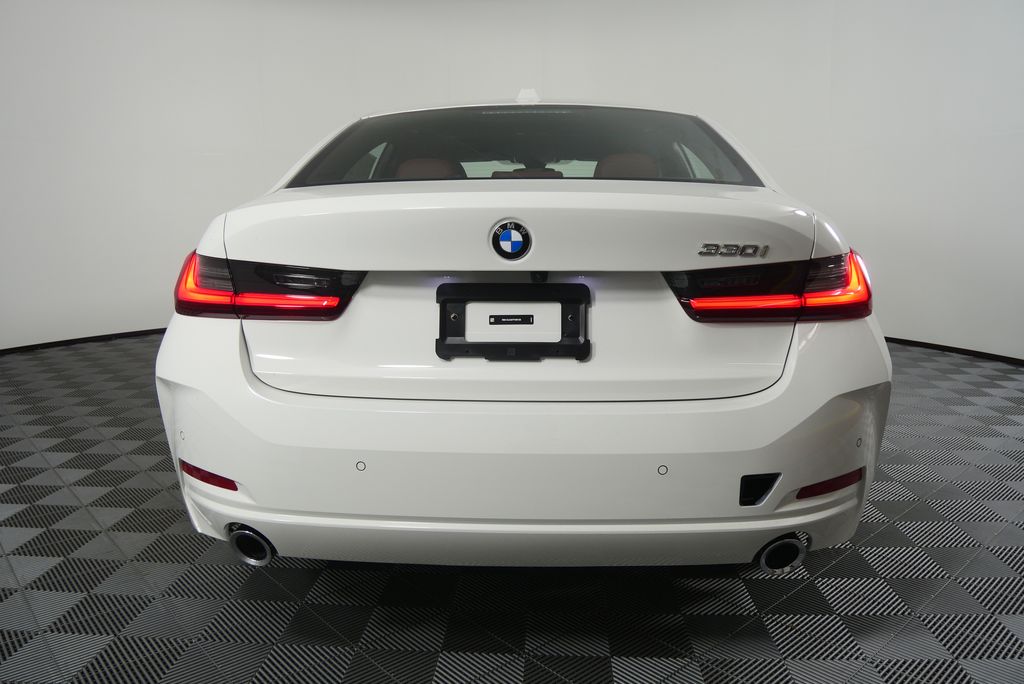 Thumbnail: 2026 BMW 3 Series - 4