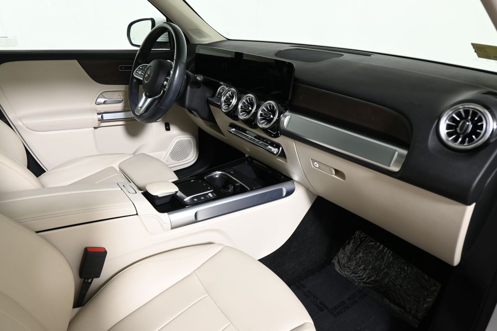 Thumbnail: 2022 Mercedes-Benz GLB - 26