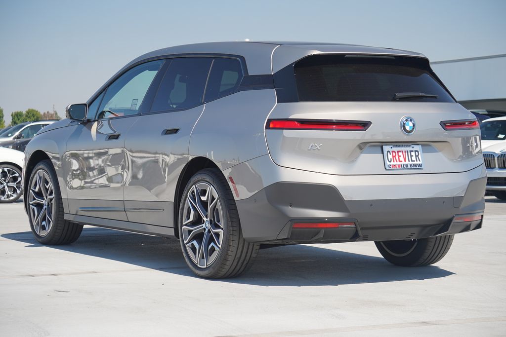 2025 BMW iX xDrive50 7