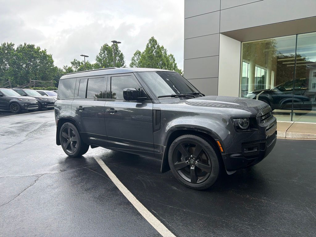 Certified Used 2025 Gray Land Rover X-Dynamic SE image 18