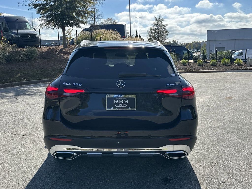 2025 Mercedes-Benz GLC GLC 300 7