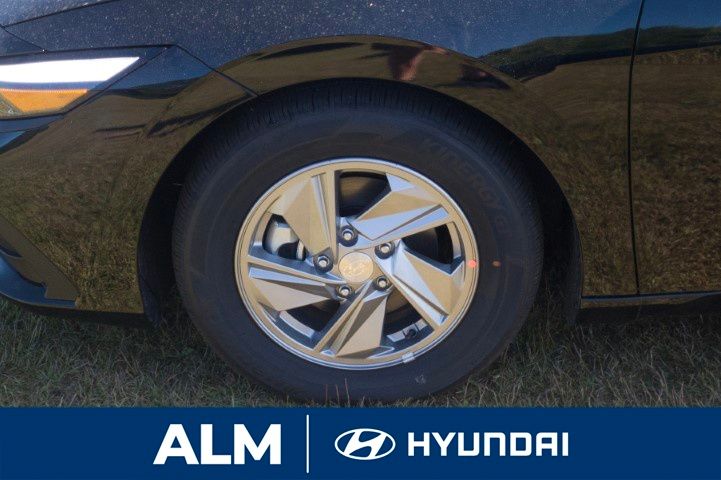 New 2026 Black Hyundai SE image 12