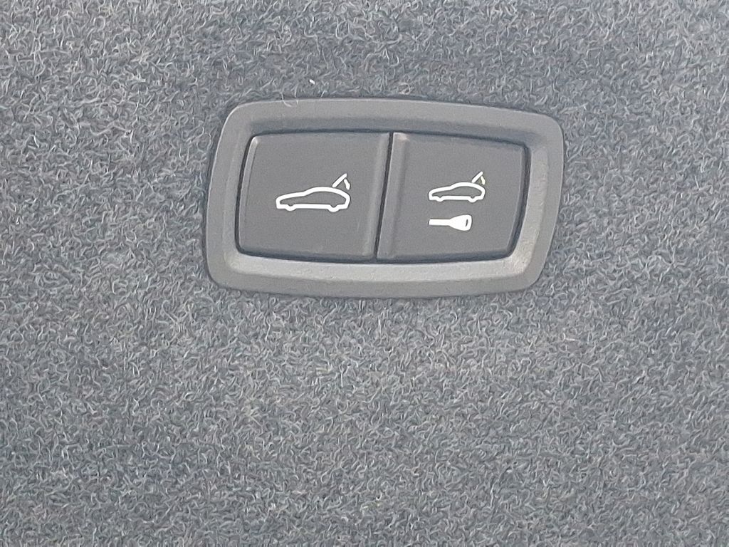 Thumbnail: 2025 Audi RS e-tron GT - 29