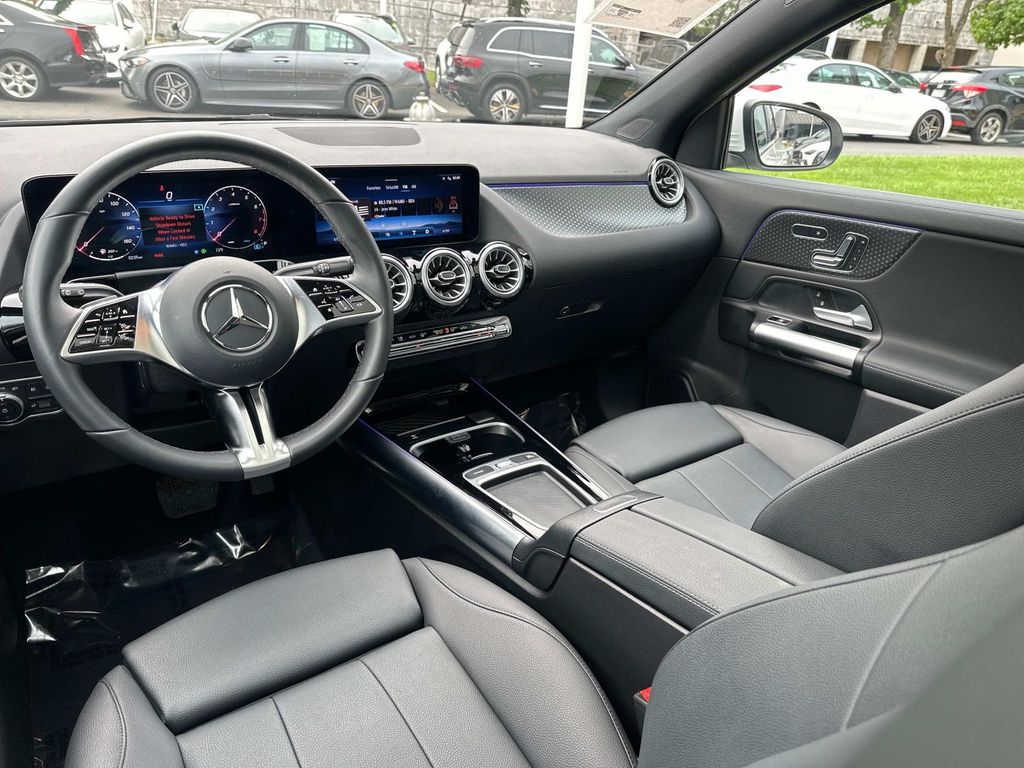 Thumbnail: 2025 Mercedes-Benz GLA - 30