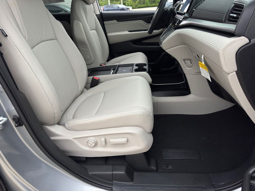 2026 Honda Odyssey EX-L Silver at Community Honda