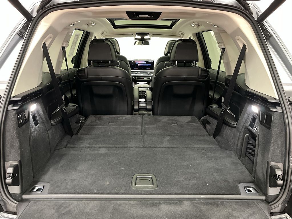 Thumbnail: 2023 BMW X7 - 25
