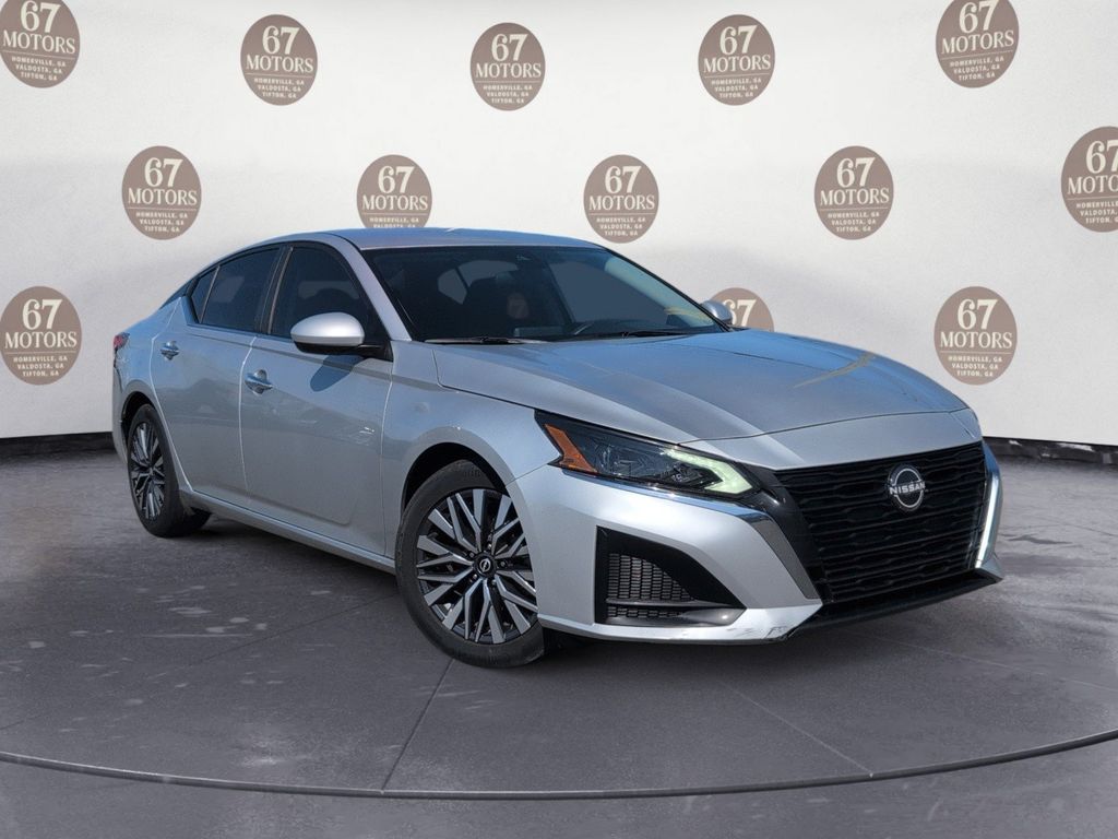 2023 Nissan Altima 2.5 SV FWD
