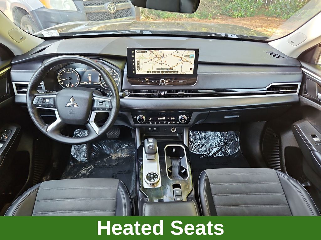 2025 Mitsubishi Outlander 8