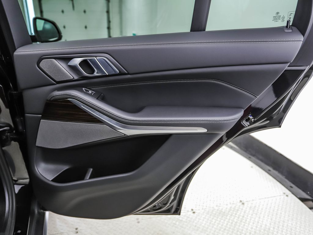 Thumbnail: 2026 BMW X5 - 25