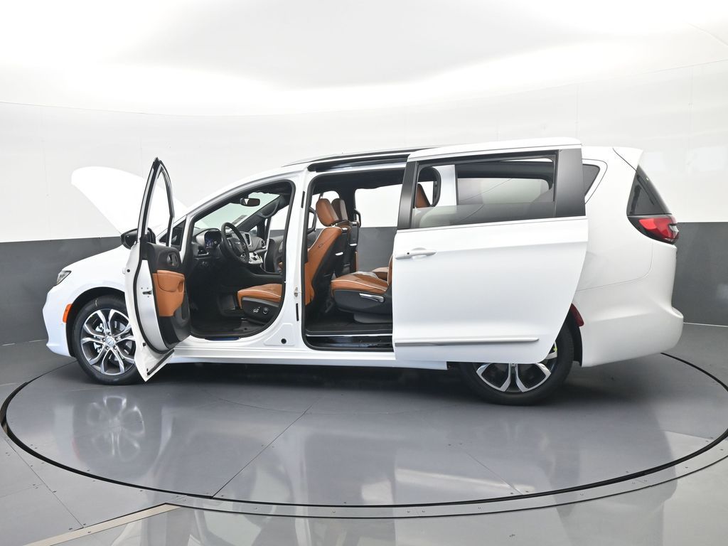 New 2026 Bright White Clearcoat Chrysler Pinnacle image 84