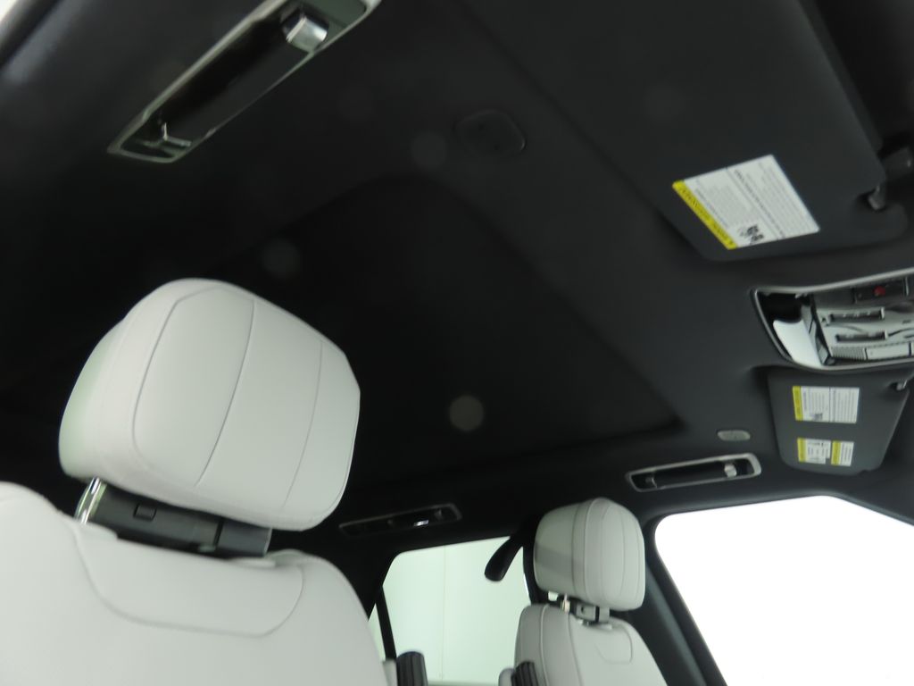 2025 Land Rover Range Rover Sport SE 20