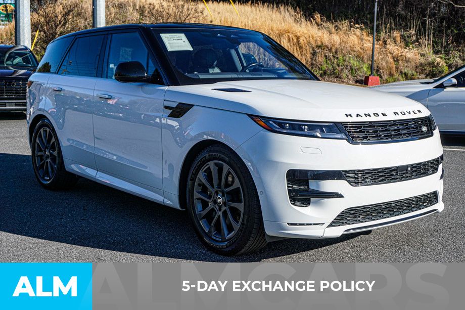 Used 2023 White Land Rover SE Dynamic image 3
