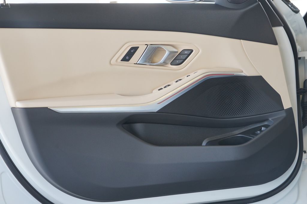 Thumbnail: 2026 BMW 3 Series - 8