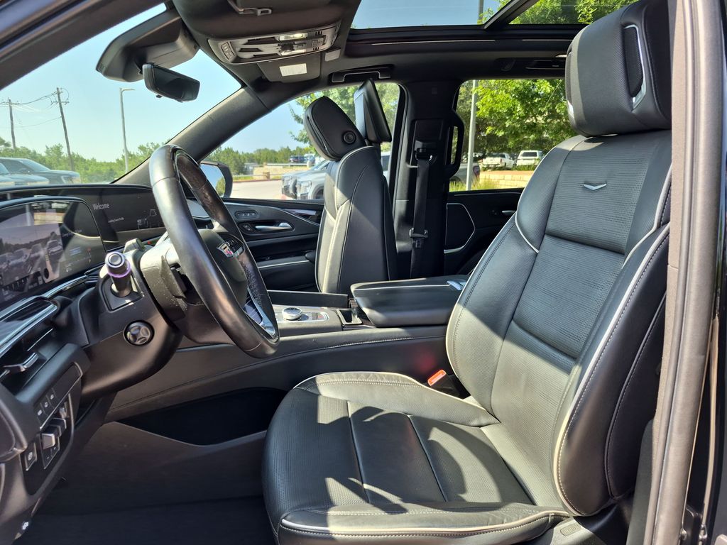 Used 2021 Black Cadillac Sport image 22