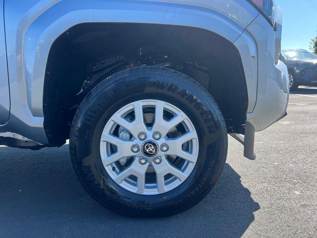 2025 Toyota Tacoma SR5 Double Cab photo 12