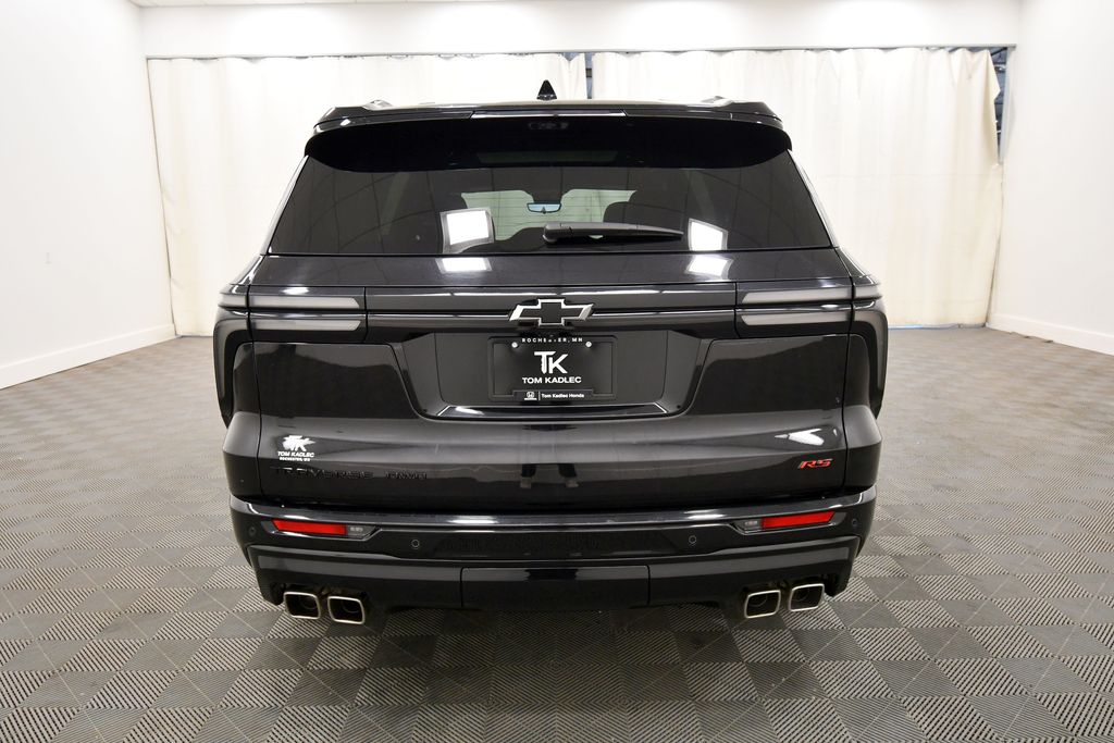 Used 2024 Chevrolet Traverse SUV