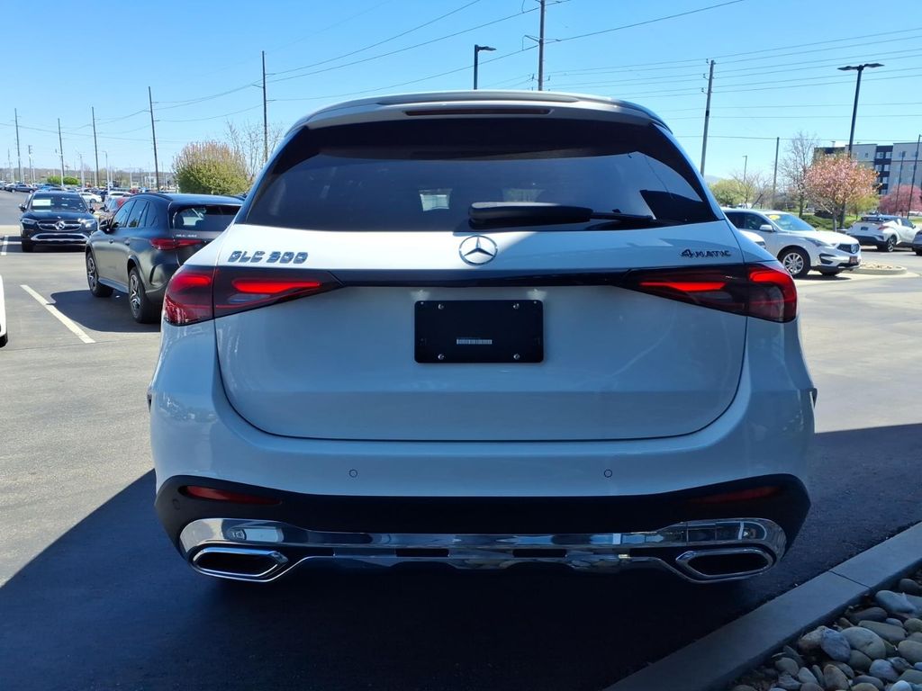 New 2026 White Mercedes-Benz GLC 300 image 5