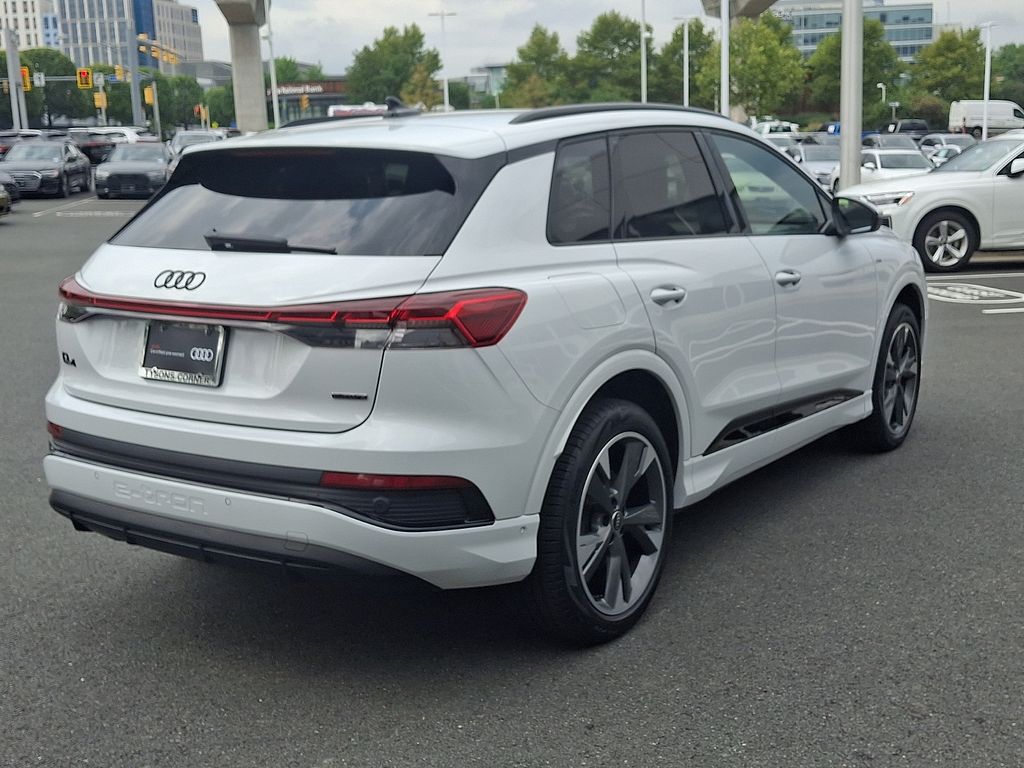 Thumbnail: 2024 Audi Q4 e-tron - 4