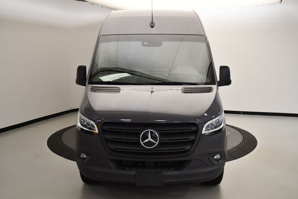 2024 Mercedes-Benz Sprinter 2500 8