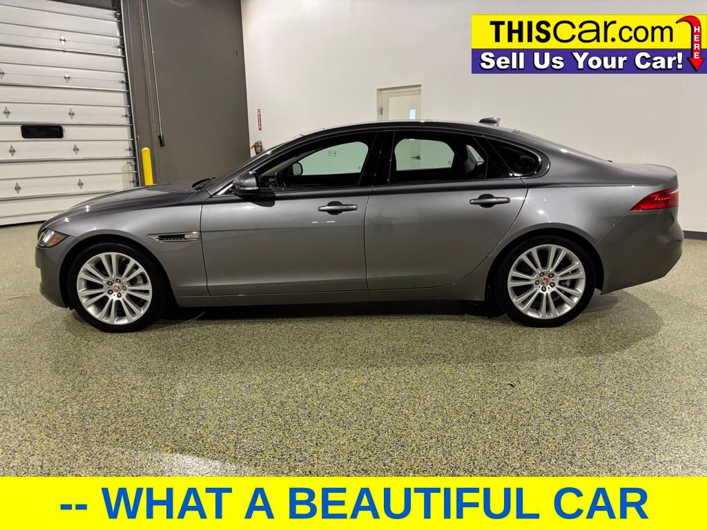 2020 Jaguar XF 25t Prestige photo 4