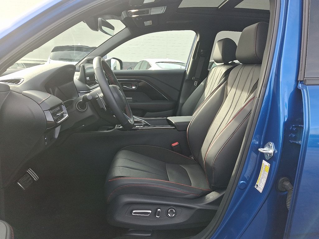 Thumbnail: 2025 Acura ADX - 14