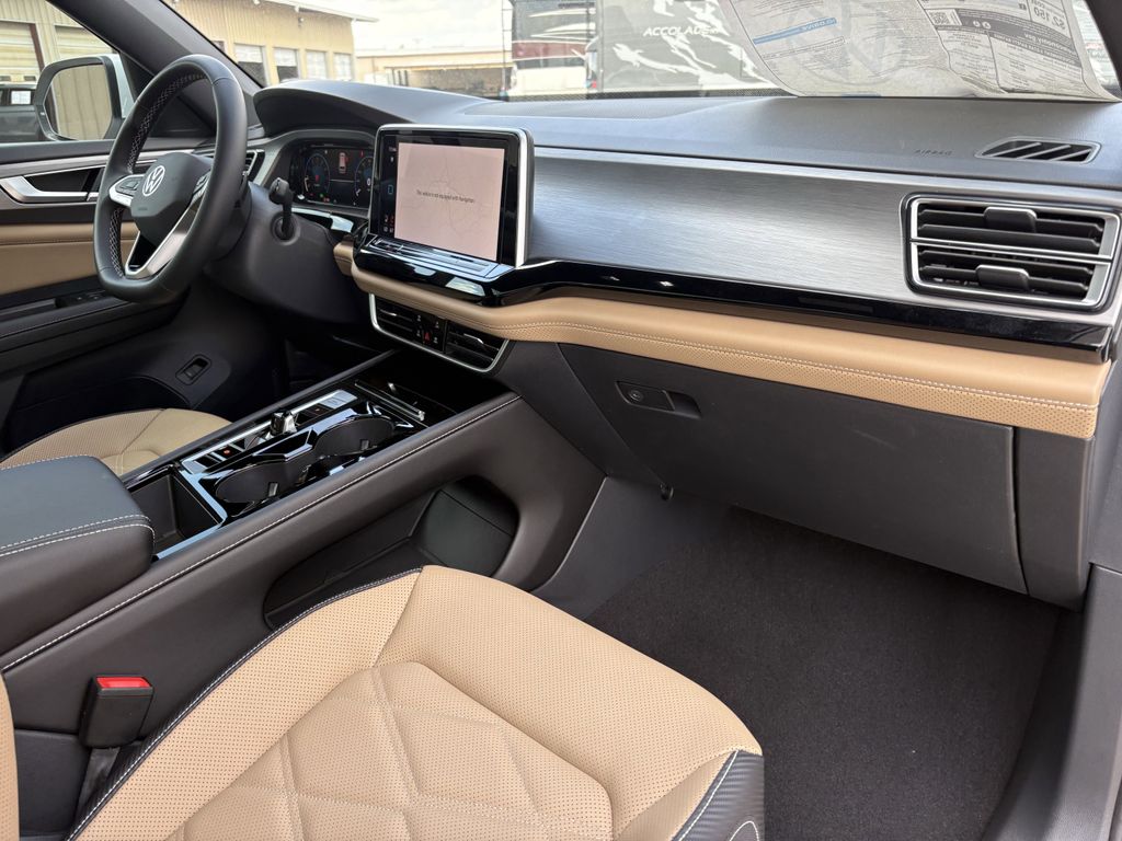 New 2026 White Volkswagen 2.0T SE w/Technology image 29