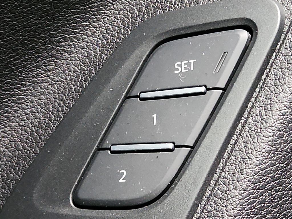 Thumbnail: 2023 Audi Q3 - 22