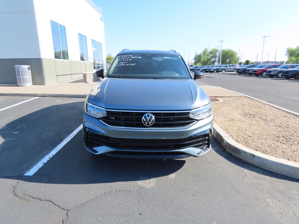 2023 Volkswagen Tiguan SE R-Line Black 2