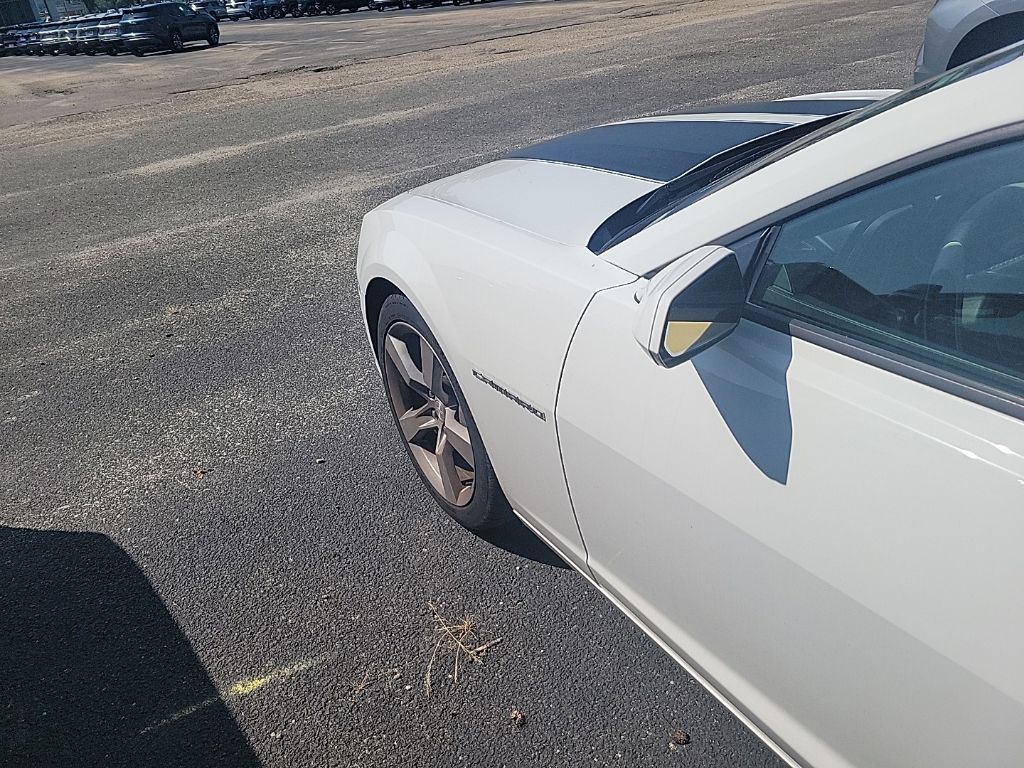 Used 2010 White Chevrolet SS image 16
