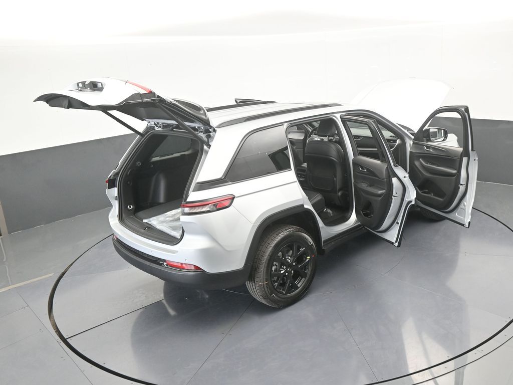 New 2025 Silver Zynith Jeep Altitude X image 62