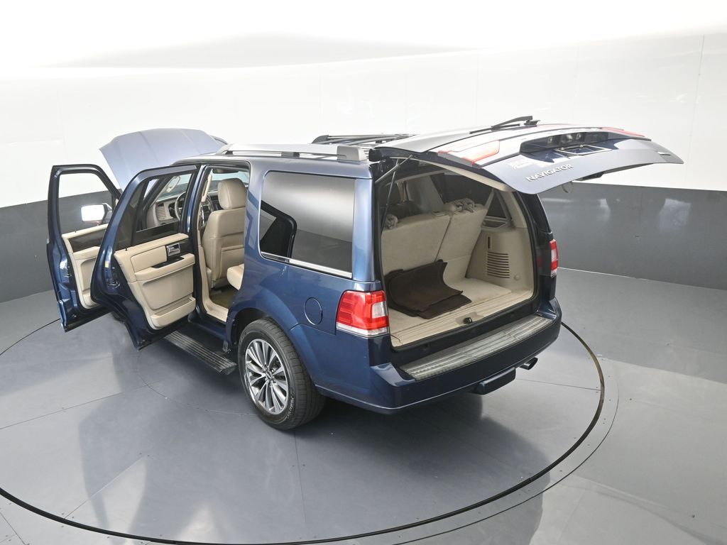 Used 2016 Midnight Lincoln Select image 65