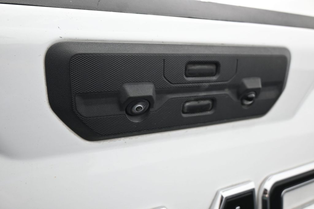 Used 2023 Summit White GMC Elevation image 33