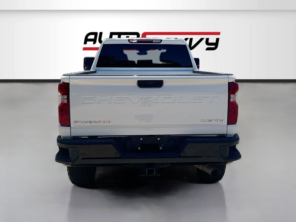 Used 2025 White Chevrolet Custom image 6