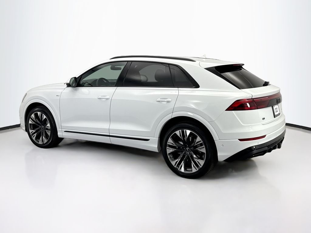 Thumbnail: 2026 Audi Q8 - 7