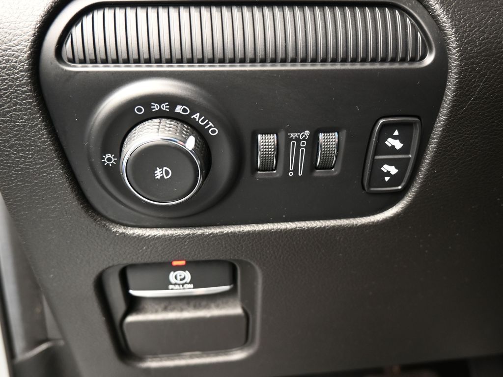 Used 2022 Silver Zynith Jeep Series I image 37