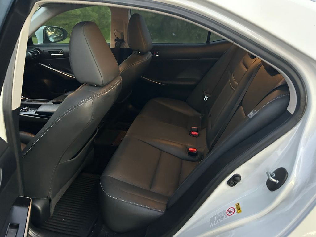 Thumbnail: 2014 Lexus IS - 13