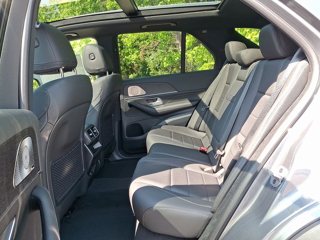 2025 Mercedes-Benz GLE 450 7
