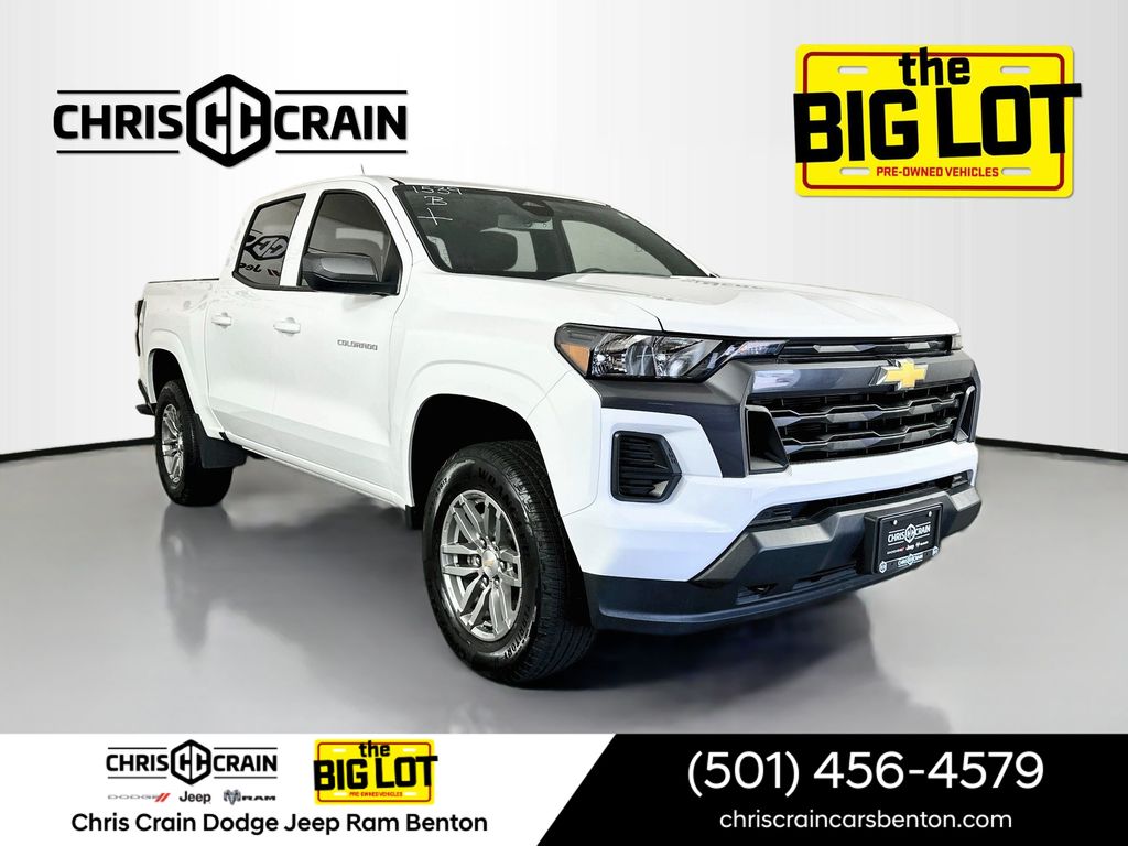 Summit White 2026 Chevrolet Colorado Pickup Truck Four-Wheel Drive 8-Speed Automatic