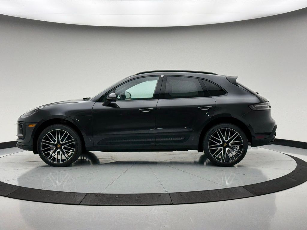 Thumbnail: 2026 Porsche Macan - 2