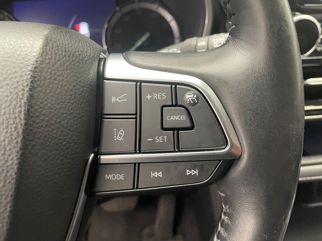 2021 Toyota Highlander Limited 23