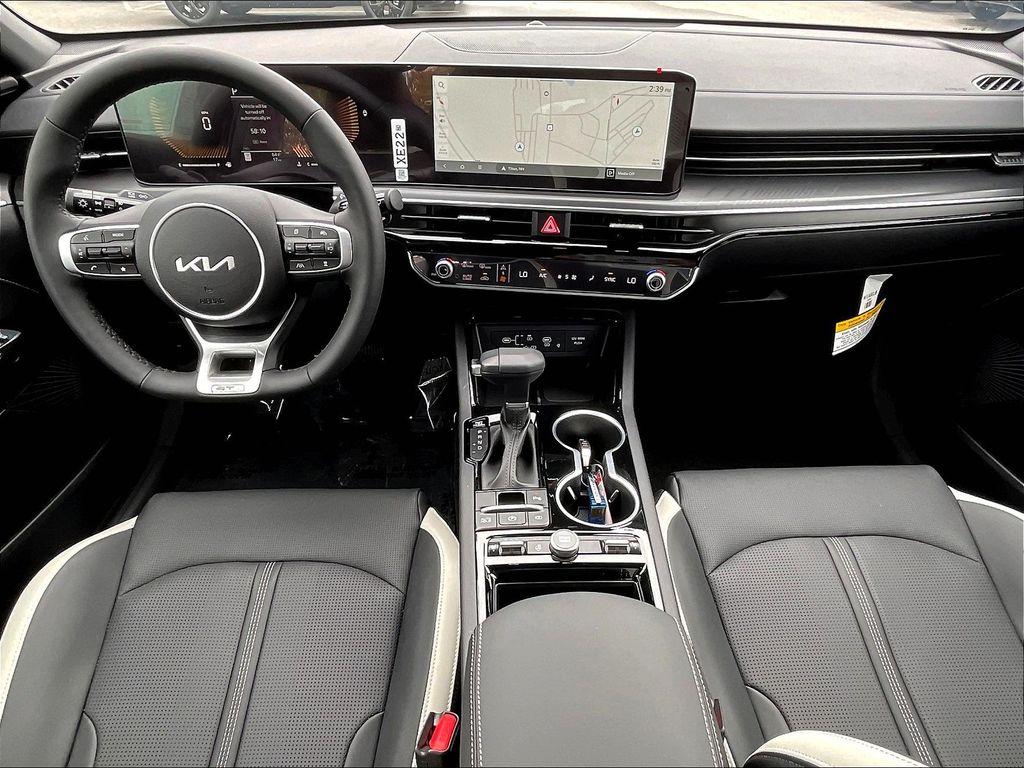 2026 Kia K5 — photo 11