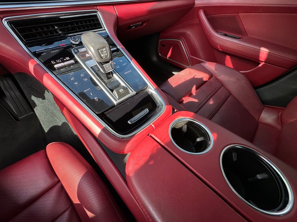 Thumbnail: 2023 Porsche Panamera - 28