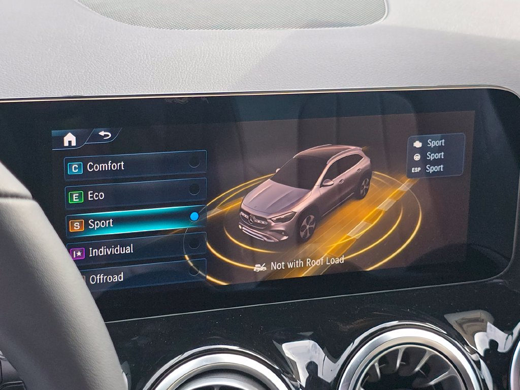 New 2026 White Mercedes-Benz GLA 250 image 29