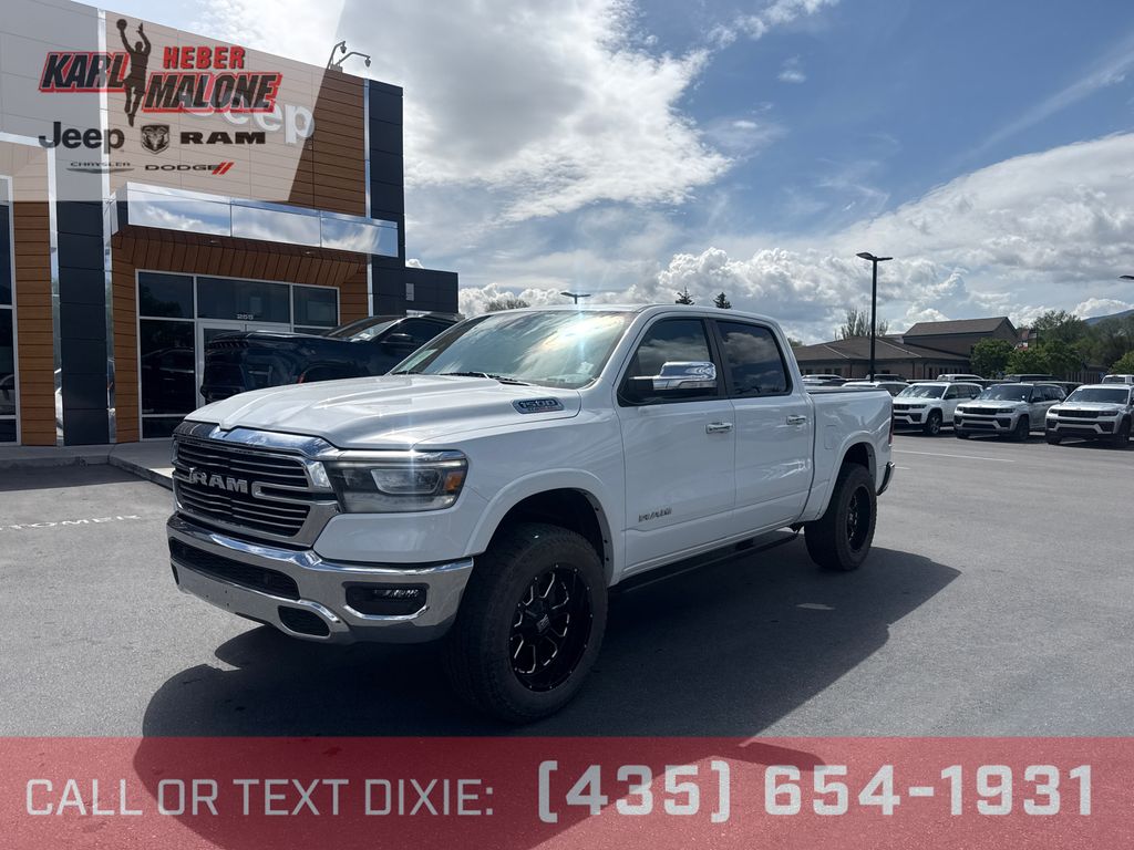 Bright White Clearcoat 2022 RAM 1500 Pickup Truck Four-Wheel Drive 8-Speed Automatic