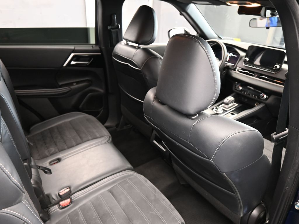 Used 2023 Cosmic Blue Metallic Mitsubishi SE Special Edition image 49