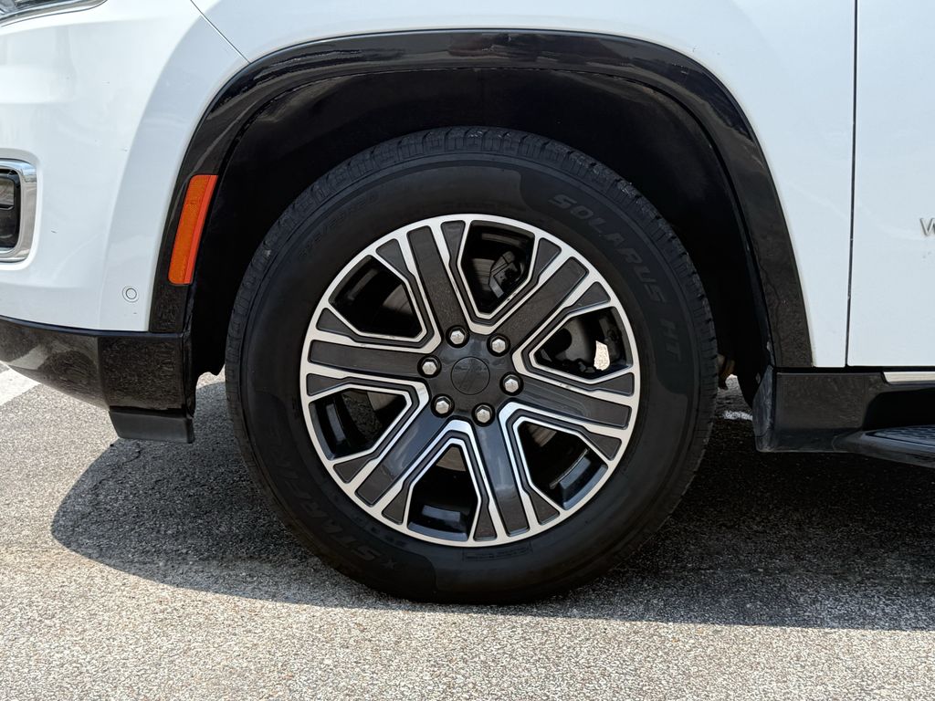 2024 Jeep Wagoneer Series II White at River Oaks CDJR