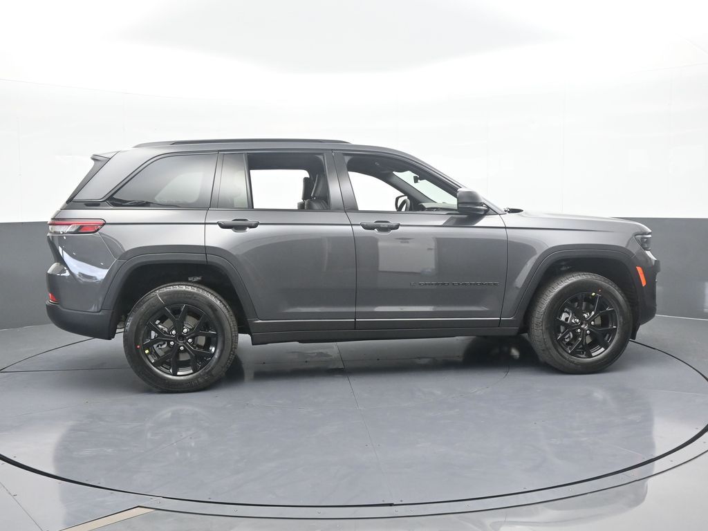 New 2025 Baltic Gray Metallic Clearcoat Jeep Altitude X image 7