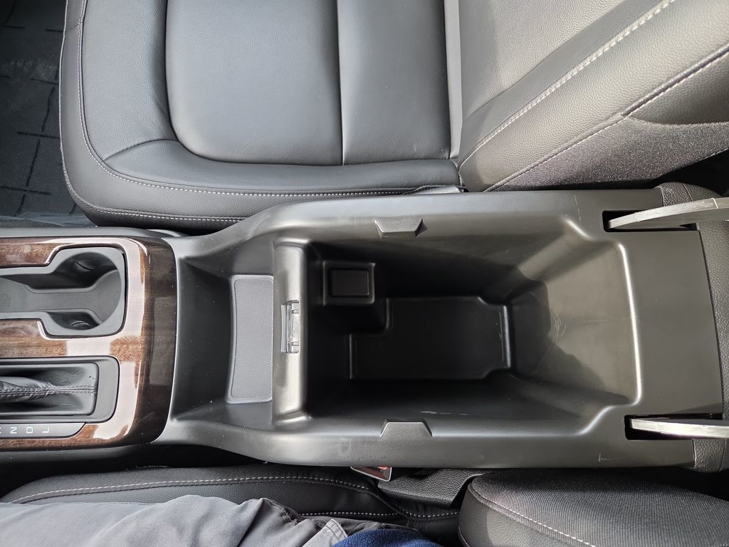 used 2022 GMC Canyon car, priced at $30,300