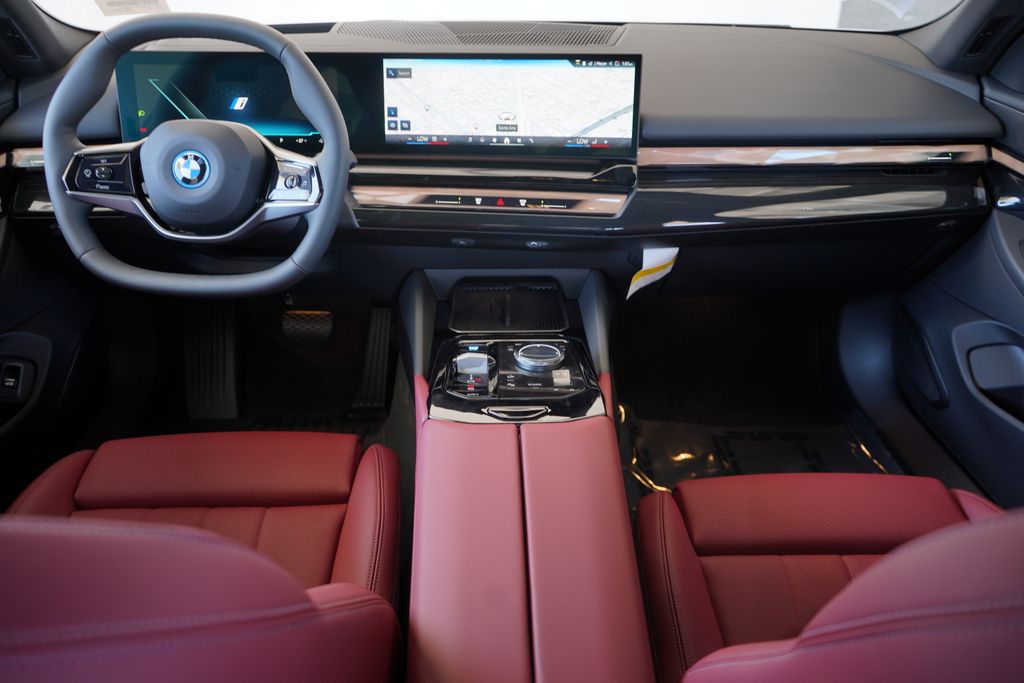 2025 BMW i5 xDrive40 14