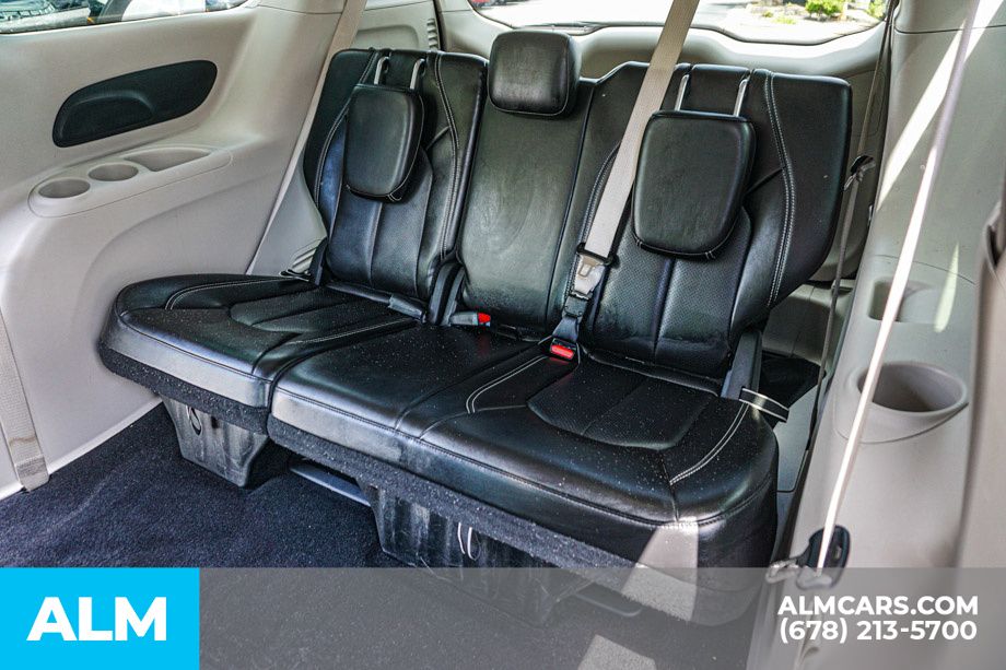 2024 Chrysler Pacifica Touring L photo 19